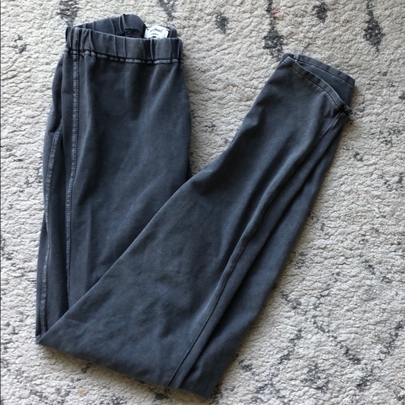 Aritzia Pants - Wilfred leggings 3/$20